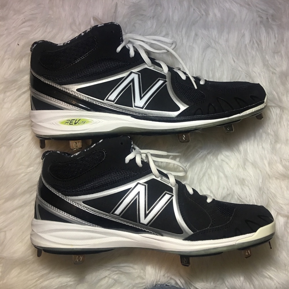 New balance baseball cleats